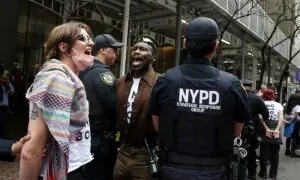 اسرائیل کو ہتھیاروں کی فراہمی کے خلاف امریکا میں بڑا احتجاج، 100 سے زائد مظاہرین گرفتار اسرائیل کو ہتھیاروں کی فراہمی کے خلاف امریکا میں بڑا احتجاج، 100 سے زائد مظاہرین گرفتار