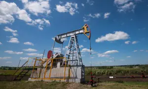 Oil prices fall on expectations US-Iran peace talks may resume