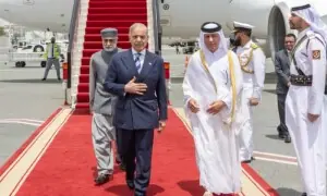 ایران اور امریکا کے درمیان ڈیل کی کوششیں: شہباز شریف قطر پہنچ گئے، فیلڈ مارشل ایران میں مصروف ایران اور امریکا کے درمیان ڈیل کی کوششیں: شہباز شریف قطر پہنچ گئے، فیلڈ مارشل ایران میں مصروف