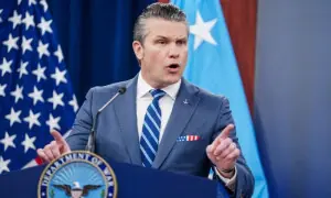 ایران نے معاہدہ نہ کیا تو حملوں کے لیے تیار رہے: امریکی وزیرِ جنگ