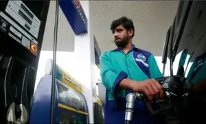 وزیراعظم نے ڈیزل کی قیمت میں نمایاں کمی کی منظوری دے دی