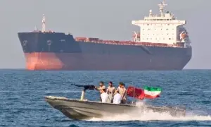 آبنائے ہرمز کھلنے کے بعد فوراً بند، ڈرامائی 24 گھنٹوں میں ایسا کیا ہوا؟