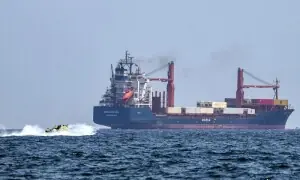 ایران کا آبنائے ہرمز میں 2 غیر ملکی بحری جہازوں کو روکنے کا دعویٰ