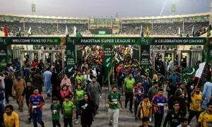 شائقین کو اسٹیڈیم آنے کی اجازت دی جائے: پی ایس ایل مینجمنٹ کی وزیراعظم سے درخواست