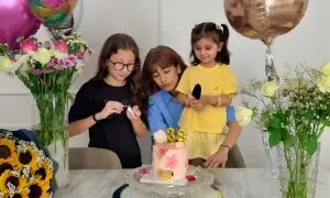 سائرہ یوسف کی سابق شوہر کی بیٹی سے والہانہ محبت نے مداحوں کے دل جیت لیے