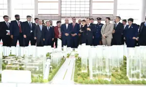 President Zardari visits SANY Heavy Industry plant in China