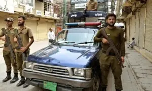 لاہور میں پولیس اہلکار بن کر شہریوں سے لوٹ مار کرنے والا ملزم گرفتار