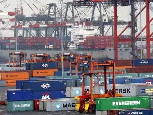 Pakistan opens new transit corridors to Iran under TIR framework