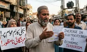 عوام پر مہنگائی کا ایک اور بم گرانے کی تیاری، بجلی مہنگی ہونے کا امکان