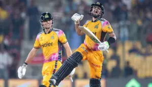 پی ایس ایل 11: بابر اعظم نے کئی کھلاڑیوں کے ریکارڈ برابر کردیے