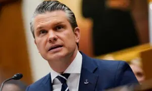 ایران جنگ کے بعد امریکی وزیرِ جنگ کی کانگریس میں پیشی، سخت سوالات کا سامنا