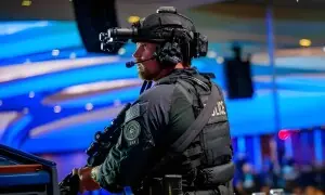 خفیہ اہلکار پر گولی کس نے چلائی؟ قانونی دستاویزات نے وائٹ ہاؤس ڈنر فائرنگ کو مشکوک بنا دیا