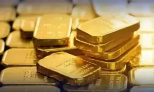 Gold surges in Pakistan as global rates climb
