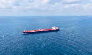 بحیرہ احمر میں تیل بردار جہاز پر مسلح افراد کا قبضہ، صومالیہ لے جانے کی اطلاعات
