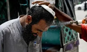 ملک بھر میں گرمی کا راج، کراچی میں پارہ 41 ڈگری تک پہنچ گیا
