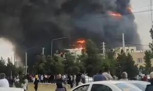 ایران میں شاپنگ سینٹر میں خوفناک آگ بھڑک اُٹھی،8 افراد جاں بحق