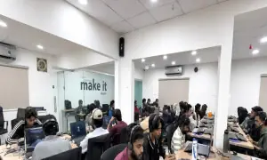 NCCIA busts illegal call centre in Karachi, detains 41 suspects