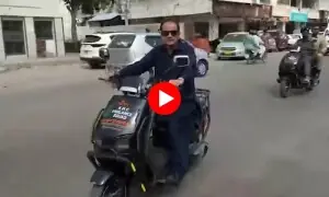 مرتضیٰ وہاب کی بائیک سواری پر تنازع