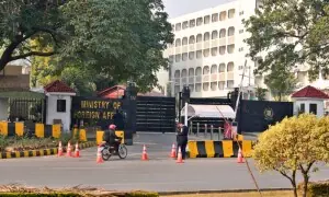 پاکستان میں ایرانی جنگی طیاروں کی موجودگی کا دعویٰ: دفترِ خارجہ نے امریکی میڈیا کی رپورٹ مسترد کر دی
