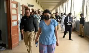 کراچی: منشیات برآمدگی کیس میں ملزمہ انمول عرف پنکی عدالتی ریمانڈ پر جیل بھیج منتقل