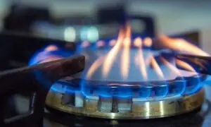 حکومت کا گیس پر 140 ارب روپے کی کراس سبسڈی ختم کرنے کا فیصلہ
