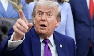 ایران سرنڈر کرکے سفید جھنڈا بھی لہرا دے تو میڈیا ادارے اسے تہران کی فتح قرار دیں گے: صدر ٹرمپ