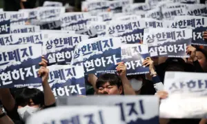 Samsung Elec set to face major strike on Thursday after union talks collapse