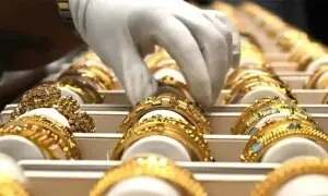 سونے کی قیمت میں ہزاروں روپے کی کمی، فی تولہ قیمت کیا ہوگی؟