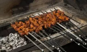 عیدالاضحیٰ پر گھر میں نرم اور رسیلا بار بی کیو کیسے تیار کریں؟ عیدالاضحیٰ پر گھر میں نرم اور رسیلا بار بی کیو کیسے تیار کریں؟
