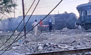 16 killed, 30 injured in blast targeting train in Quetta