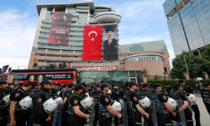 Turkish police ordered to evict ousted opposition leadership from headquarters