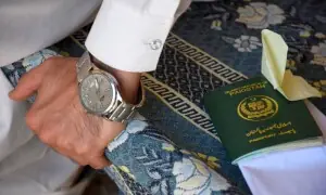 نوکریاں ختم جمع پونجی ضبط: یو اے ای سے ہزاروں پاکستانیوں کی اچانک ملک بدری نوکریاں ختم جمع پونجی ضبط: یو اے ای سے ہزاروں پاکستانیوں کی اچانک ملک بدری