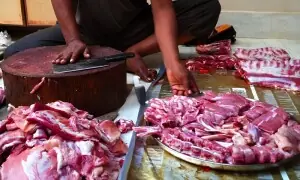 عیدالاضحیٰ: اناڑی قصائیوں کی وہ غلطیاں جو گوشت کو بدبودار اور خراب بنا دیتی ہیں