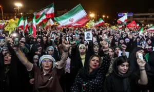 Trump yet to decide on Iran deal amid deepening mistrust