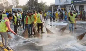 Maryam Nawaz rewards sanitation workers after record Eid cleanup