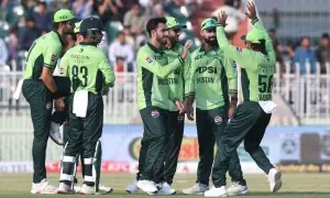 راولپنڈی: آل راؤنڈر عرفات منہاس کے ڈیبیو میچ میں آسٹریلوی ٹاپ آرڈر کو جھٹکے، 4 شکار