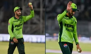 عرفات منہاس ون ڈے ڈیبیو پر 5 وکٹیں لینے والے پہلے پاکستانی کھلاڑی بن گئے