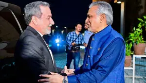 اسحاق ڈار اور عباس عراقچی کا رابطہ، خطے کی صورت حال اور جنگ بندی پر تبادلہ خیال اسحاق ڈار اور عباس عراقچی کا رابطہ، خطے کی صورت حال اور جنگ بندی پر تبادلہ خیال