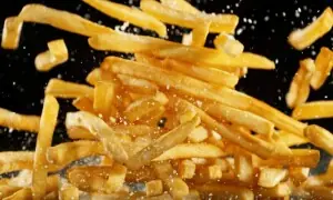 فرینچ فرائز شوگر کا خطرہ بڑھاتے ہیں؟ 40 سالہ تحقیق کا چونکا دینے والا انکشاف