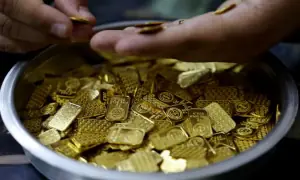 Gold prices rise sharply in local and global market