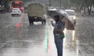 شدید گرمی کے ستائے عوام کے لیے خوشخبری، ملک کے مختلف شہروں میں بارشوں کی پیش گوئی شدید گرمی کے ستائے عوام کے لیے خوشخبری، ملک کے مختلف شہروں میں بارشوں کی پیش گوئی