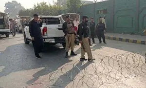 لکی مروت میں جے یو آئی عہدیدار سمیت دو افراد قتل، مطاہرین نے انڈس ہائی وے بلاک کردیا