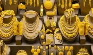 Gold climbs in Pakistan as global prices surge Gold climbs in Pakistan as global prices surge