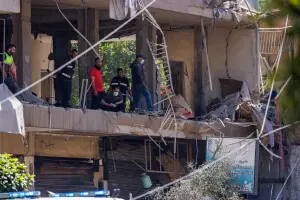 Iran warns Israel of retaliation over Beirut strike