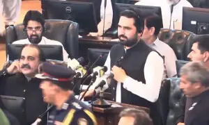 خیبرپختونخوا بجٹ: تنخواہ و پنشن میں 7 فیصد اضافہ، کم از کم اجرت 45 ہزار مقرر