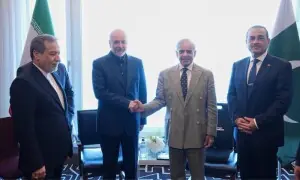 سوئٹزرلینڈ: مذاکرات سے قبل پاکستانی قیادت کی امریکی اور ایرانی وفود سے ملاقاتیں سوئٹزرلینڈ: مذاکرات سے قبل پاکستانی قیادت کی امریکی اور ایرانی وفود سے ملاقاتیں