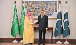 Ishaq Dar offers condolences to Saudi Arabia over deadly helicopter crash