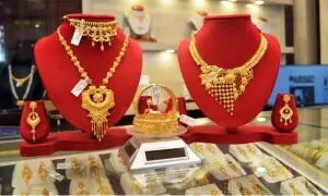 سونا خریدنے والوں کے لیے خوشخبری، فی تولہ قیمت میں زبردست کمی