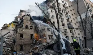 روس کا یوکرین پر فضائی حملہ، 8 افراد ہلاک درجنوں زخمی روس کا یوکرین پر فضائی حملہ، 8 افراد ہلاک درجنوں زخمی
