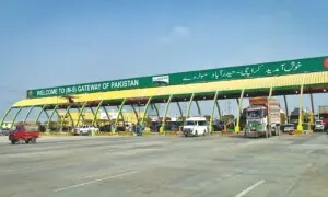 عدالت نے این ایچ اے کو نان ایم ٹیگ گاڑیوں سے اضافی ٹول ٹیکس وصولی سے روک دیا